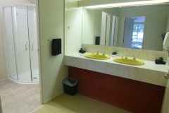 2 bedroom Apartment Bathroom